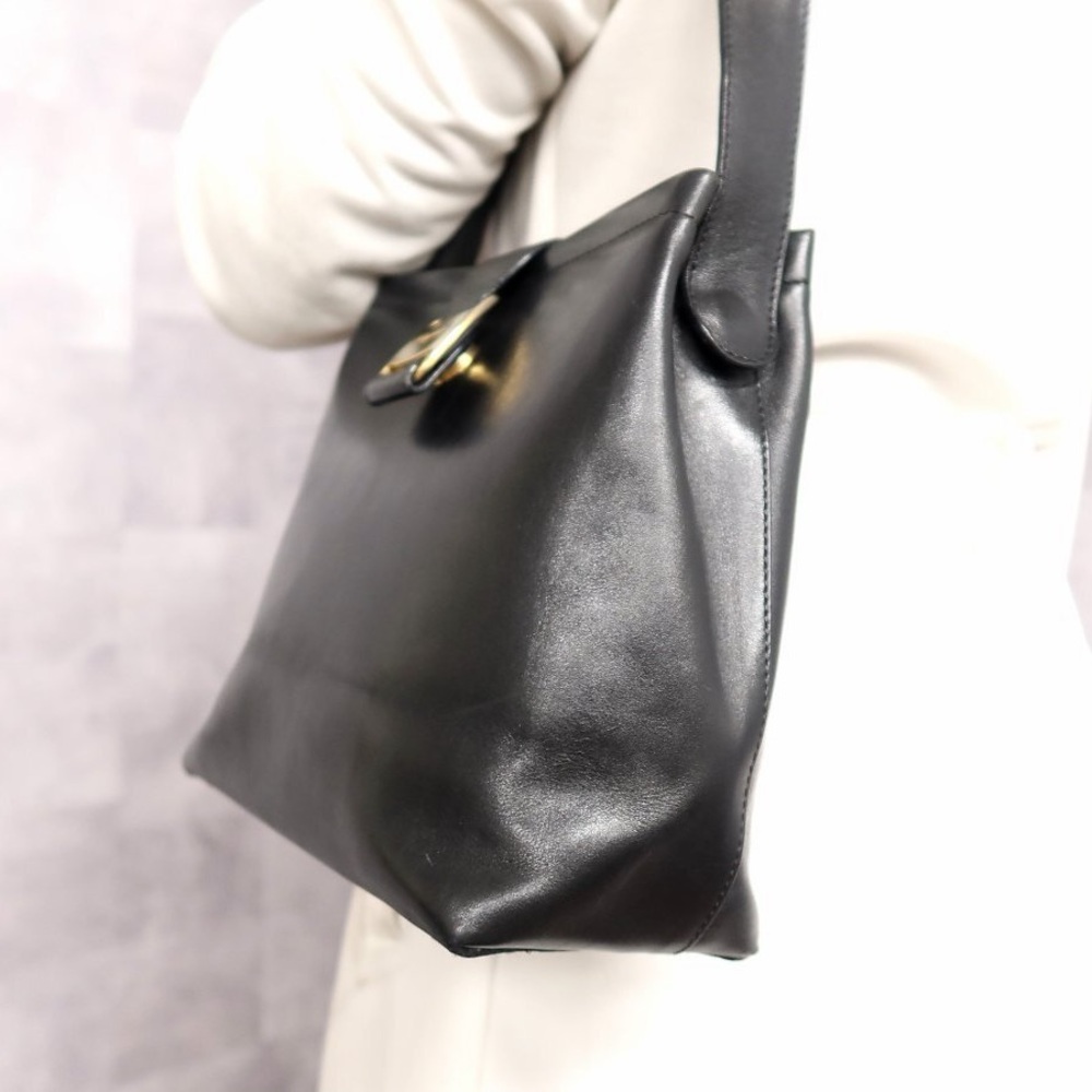 🇯🇵Vintage Salvatore Ferragamo Black Leather Shoulder Bag with Gold Accent - Picture 2 of 8